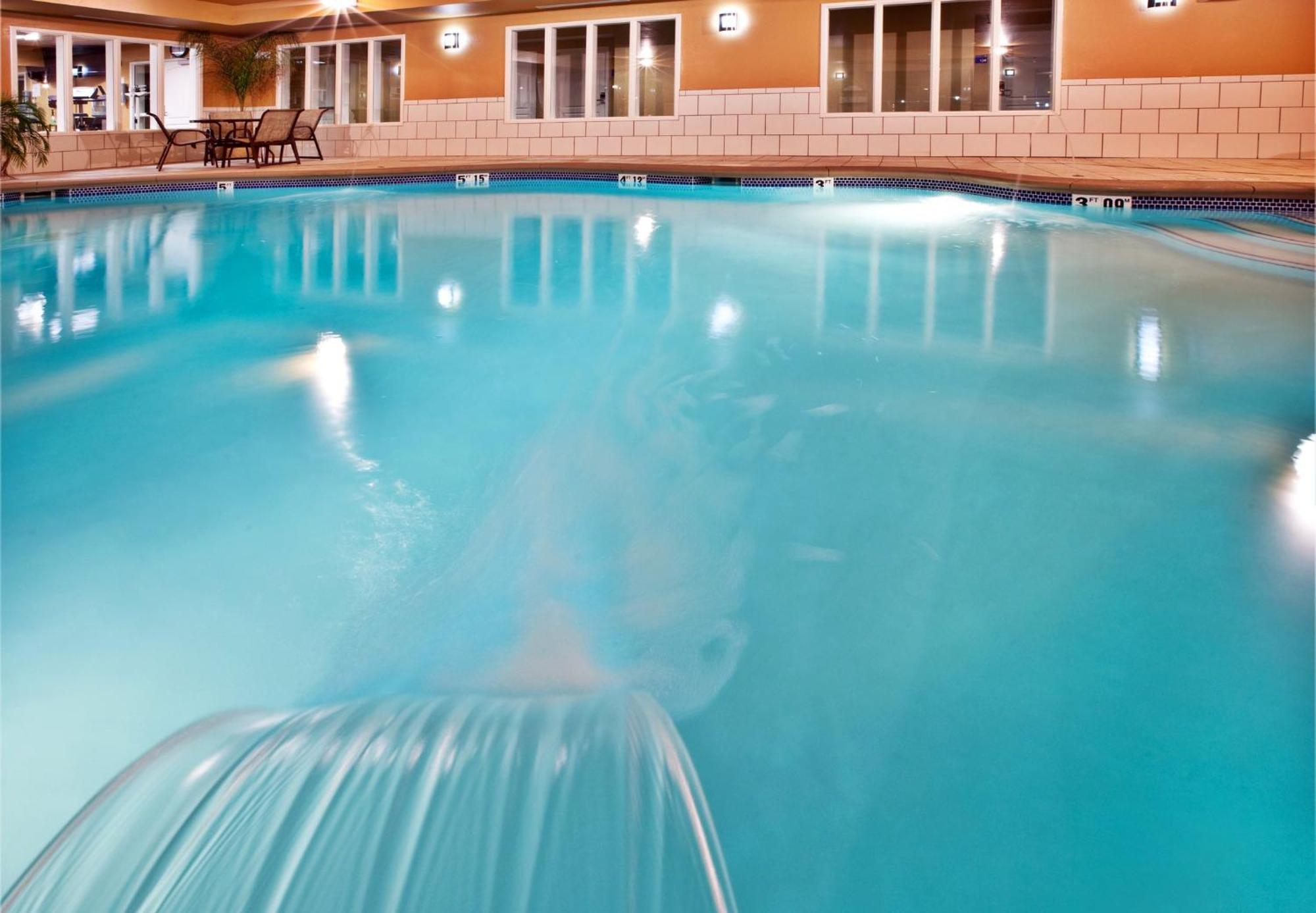 Holiday Inn Express Hotel & Suites Crawfordsville By Ihg Ngoại thất bức ảnh