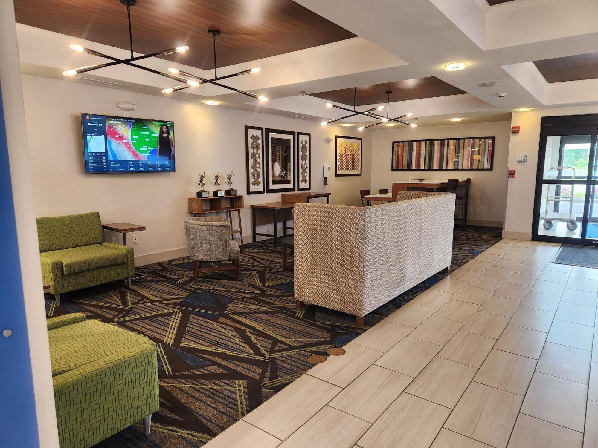 Holiday Inn Express Hotel & Suites Crawfordsville By Ihg Ngoại thất bức ảnh
