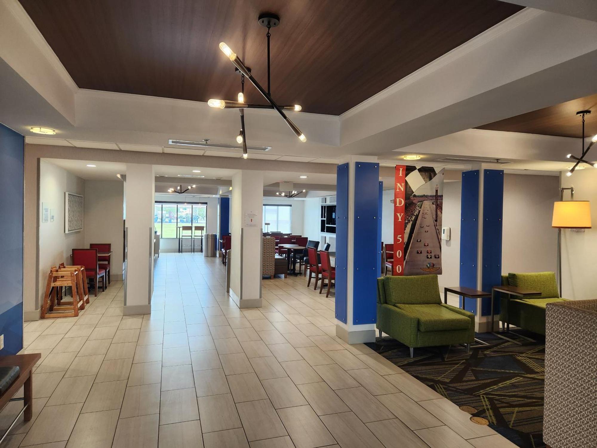 Holiday Inn Express Hotel & Suites Crawfordsville By Ihg Ngoại thất bức ảnh