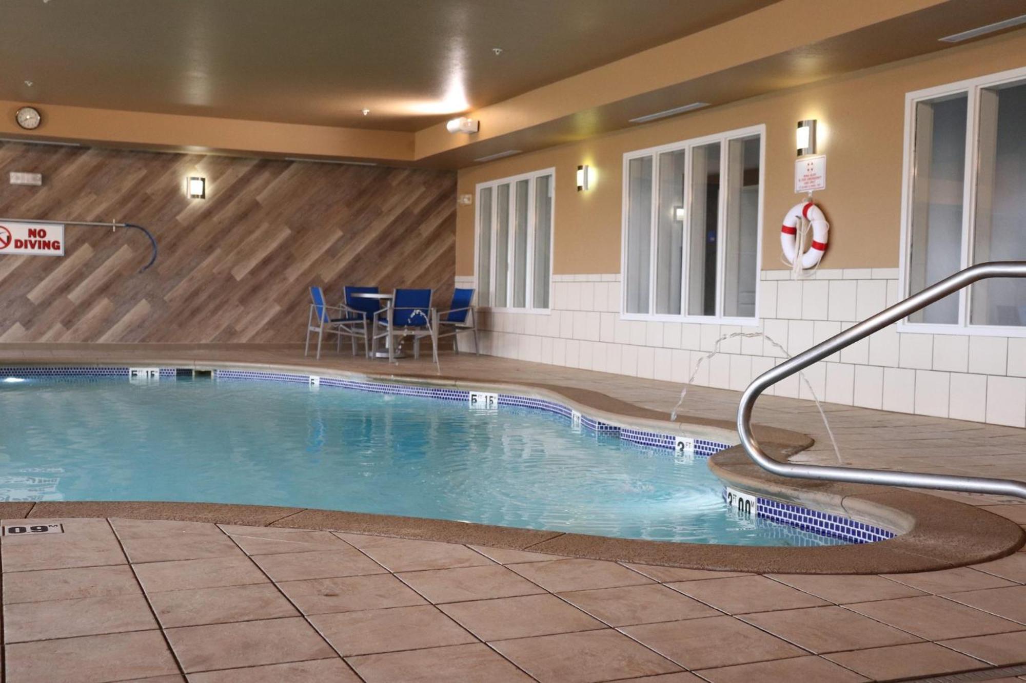 Holiday Inn Express Hotel & Suites Crawfordsville By Ihg Ngoại thất bức ảnh
