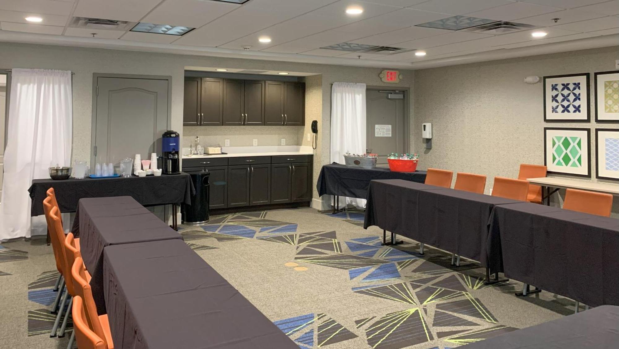 Holiday Inn Express Hotel & Suites Crawfordsville By Ihg Ngoại thất bức ảnh