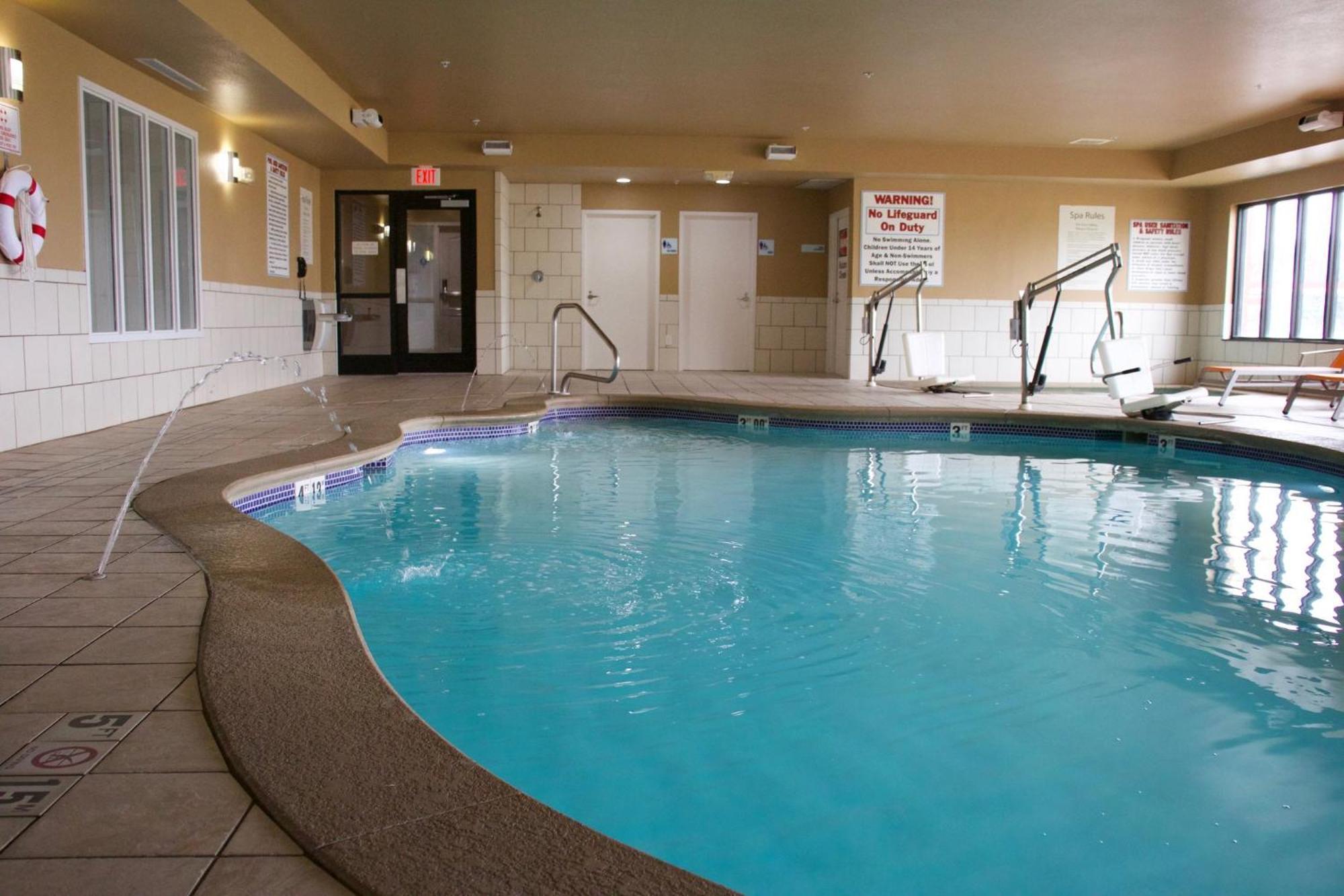 Holiday Inn Express Hotel & Suites Crawfordsville By Ihg Ngoại thất bức ảnh